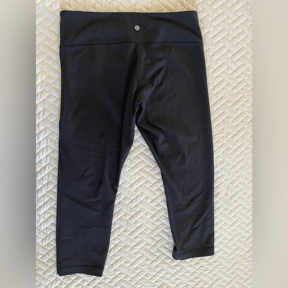 Lululemon size 10 cropped black leggings - Picture 2 of 4